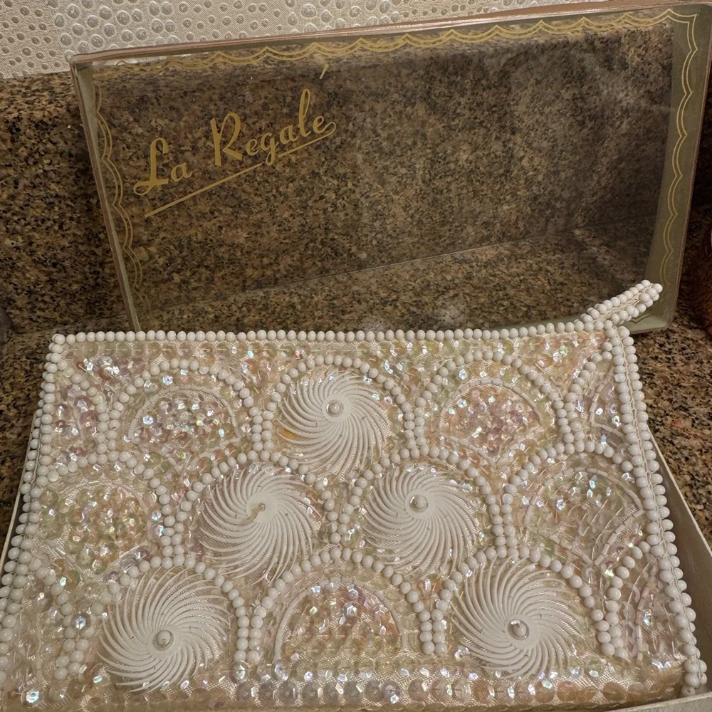 La Regale grab this